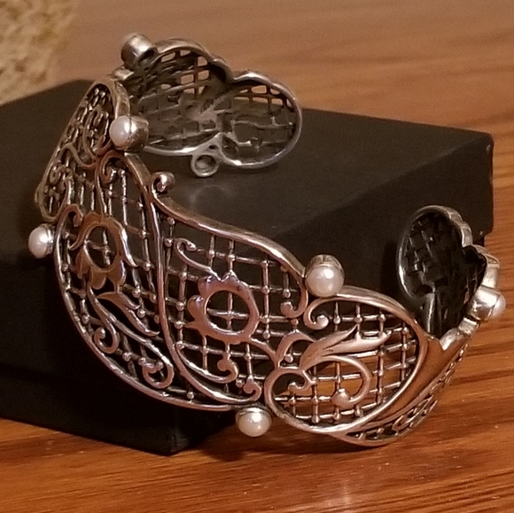 RARE Silpada Sterling Silver & Pearl Incentive Cuff Bracelet